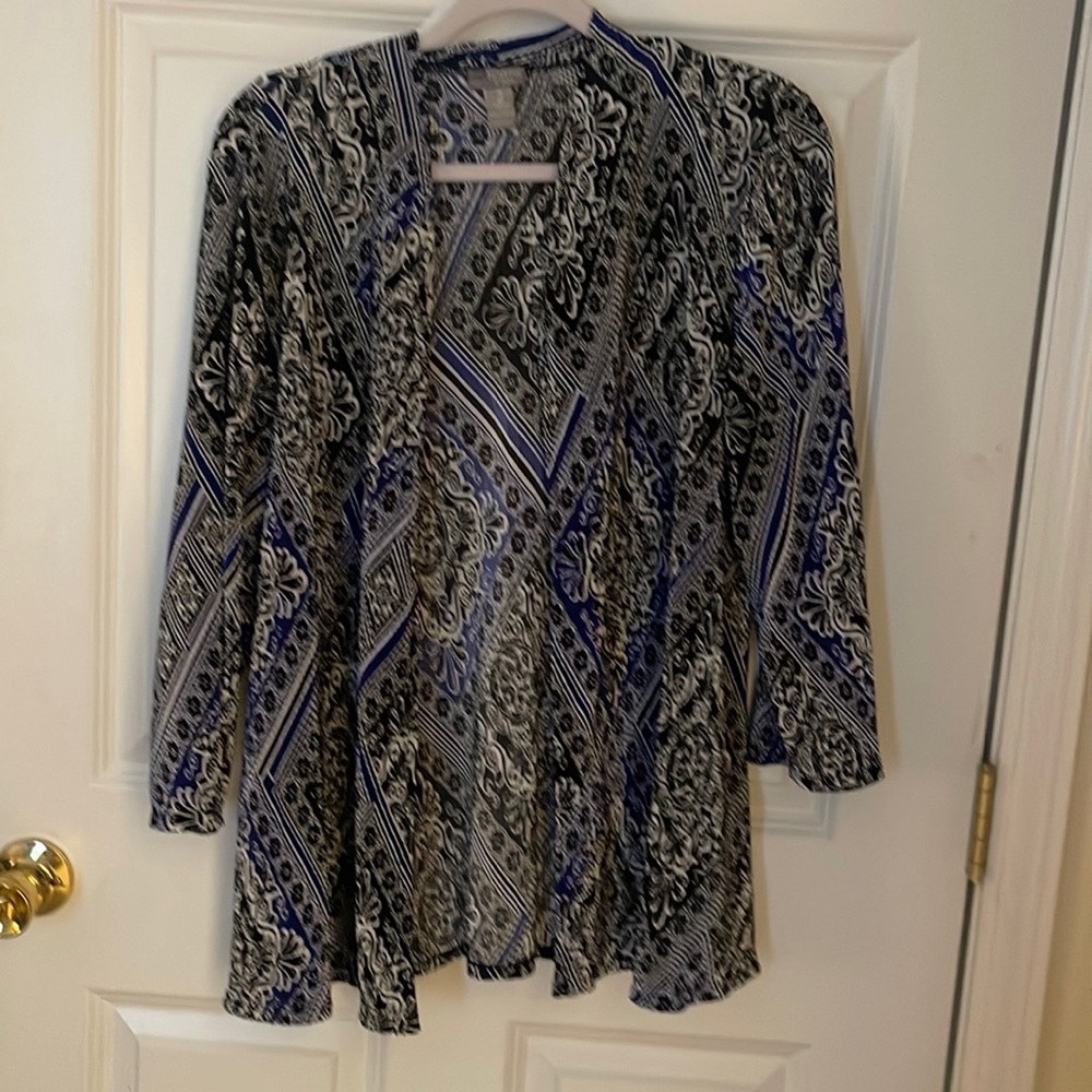 Chico’s Travelers Cardian Size 2